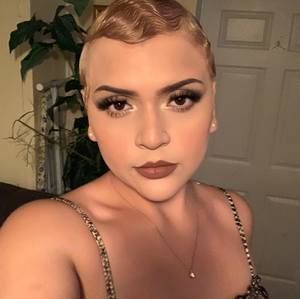 Meet your Posher, Leslie